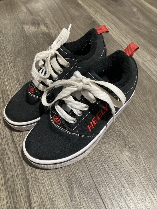 Heelys Other - Heelys Shoes Unisex Kids Size 13 Black Heelys Pro HE100157 Canvas Wheels